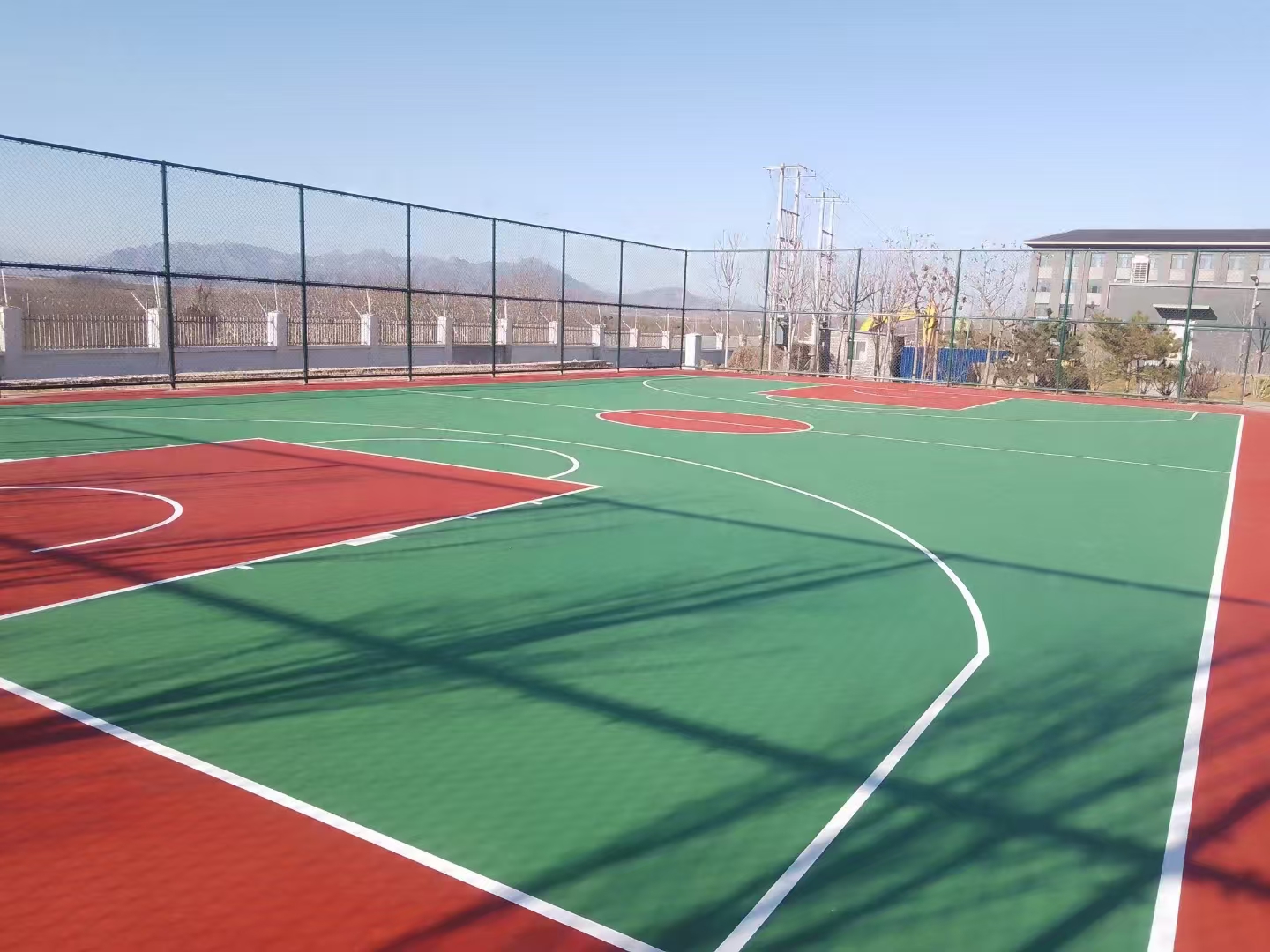 岳阳市非标定制游乐设施全塑型塑胶跑道 - 排名